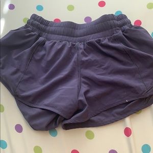 lululemon hotty hot shorts (2.5)